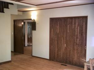 リビングです。左側がキッチン、ダイニングとつながっています。