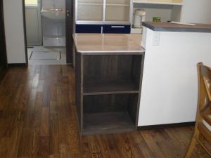 奥様に好評なオリジナルキッチンカウンターです、３方から使えて重宝するそうです＾＾