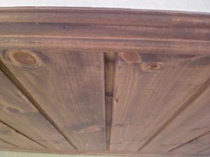 パイン材の腰壁です、自然塗料で塗るだけで、アンティーク調になりますね＾＾