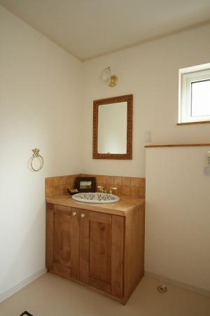 手作り洗面
花柄のシンクも可愛いです♪