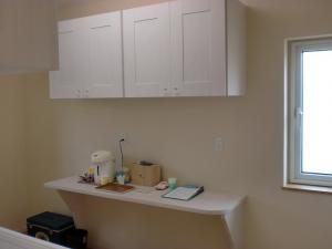 キッチンに合わせて食器棚も手作り^^