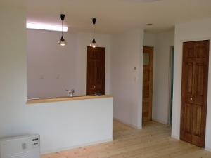 キッチンの吊り戸棚は設けず、開放感がありいいですね〜♪⌒