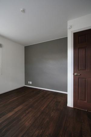 寝室　ｸﾞﾚｰの壁紙でかっこよく☆