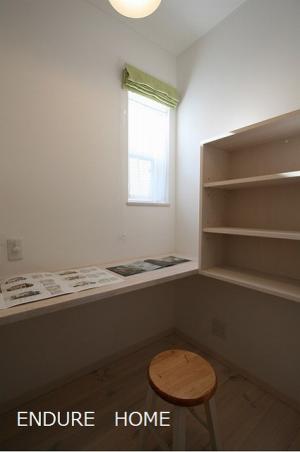 趣味部屋◇
写真には写っていませんが、趣味を楽しめる
ように換気扇も常備しています!