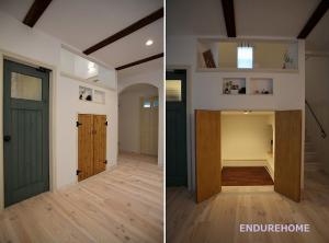 リビングドアの隣の扉を開けてみると・・
基礎空間を使った大容量の収納が！！
収納はいくらあっても助かりますね(^^)/