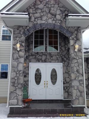 ホテルの入り口のような玄関
親親ドアで高級感があります！