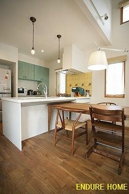 カップボードは拘りのグリーングレー色
使い勝手の良いキッチンですよぉ＾＾