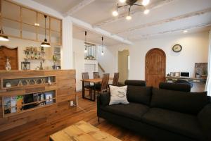 リビングは梁や床材、壁などを
ウィンテージな加工を施しました★