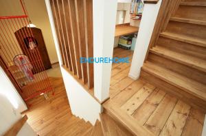 階段の踊り場にデスクコーナーを作りました＾＾キッチンの向いで、お子さんの宿題も進みます＾＾