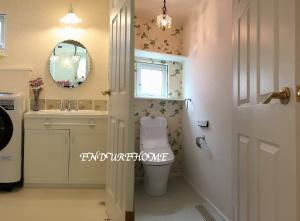 洗面所実は全てお花なのです
床・壁・タイル・照明
全部お花なのにうるさくない
綺麗にまとまっています♪