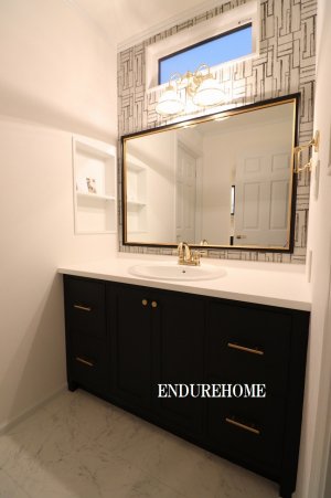 施主様こだわりの鏡がとても素敵な造作洗面台✼