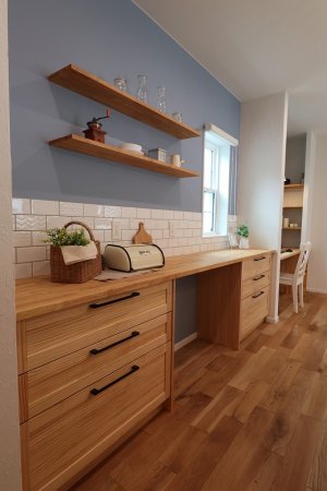 無垢面材のカップボード